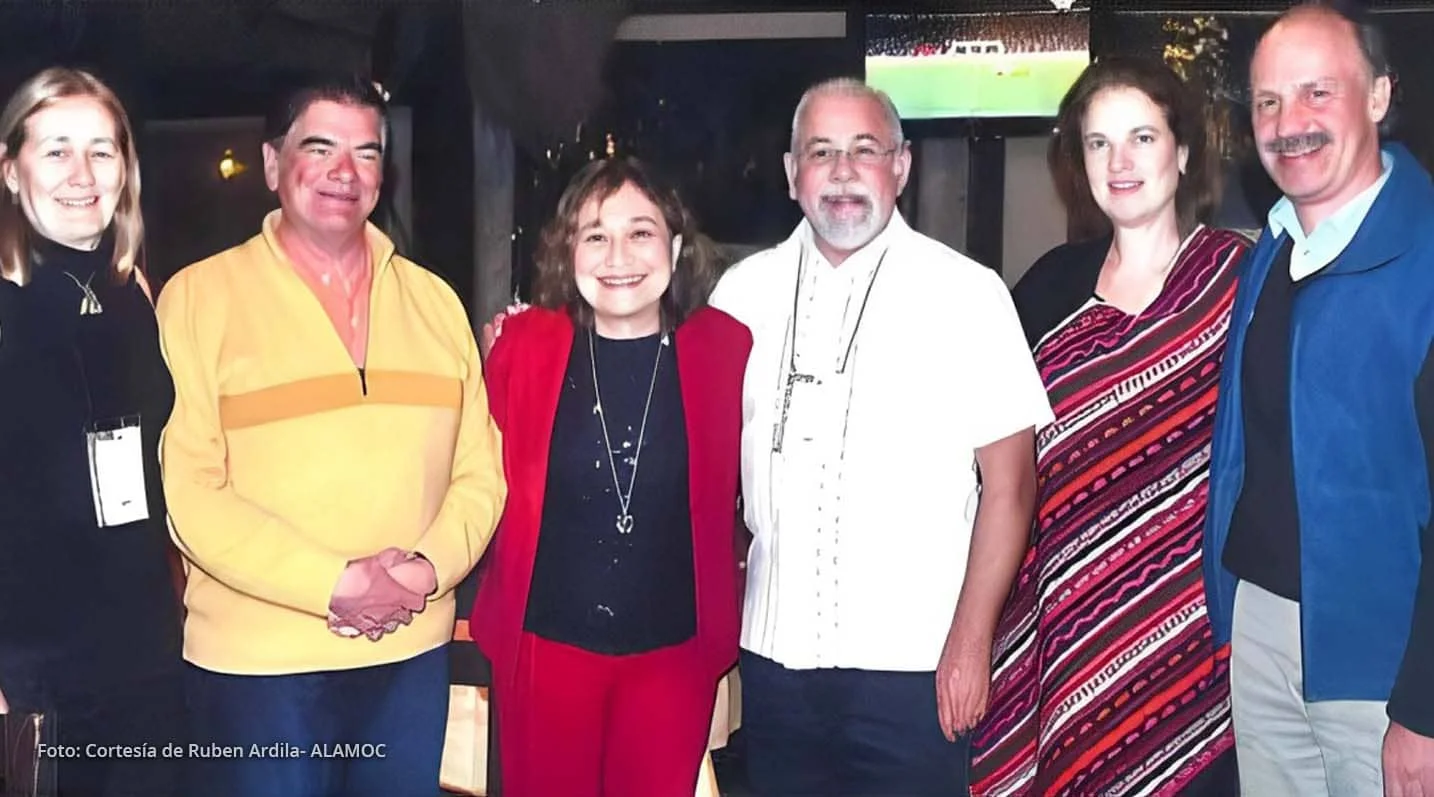Rubén Ardila junto a otros presidentes de la Sociedad Interamericana de Psicología (SIP). Imagen cortesía de Rubén Ardila para ALAMOC.